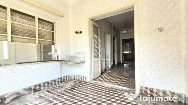 Casa cu 2 camere ,2337 mp in Battonya 