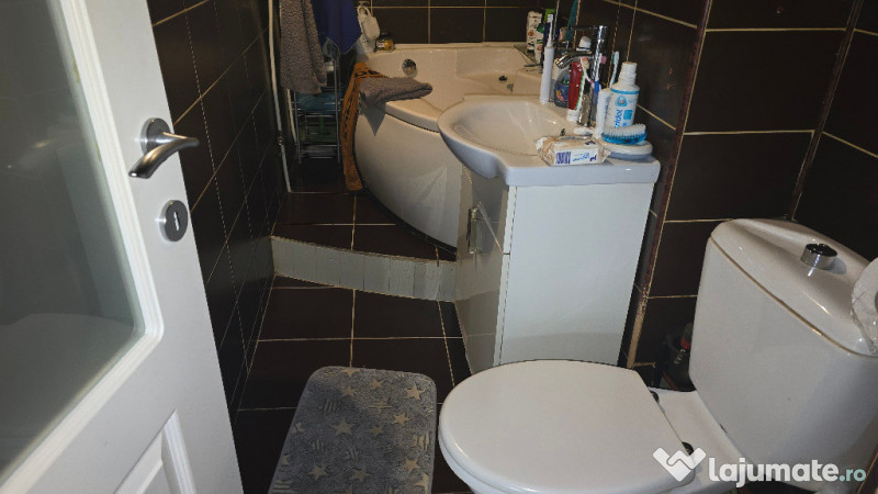 Vand apartament cu 2 camere decomandat, Deva, Eminescu (Profi), et 1 