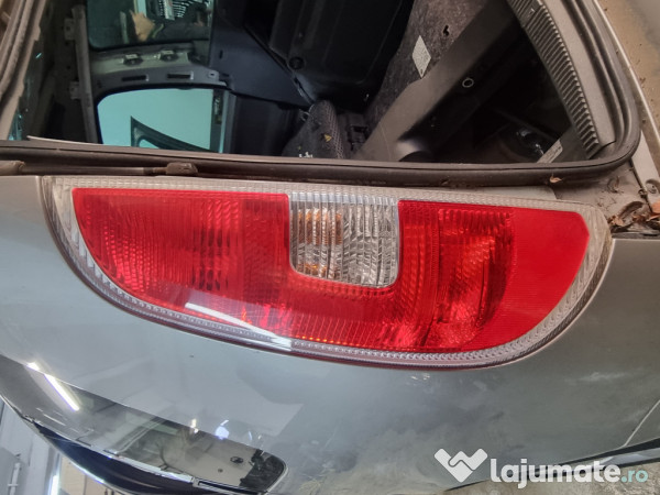 Stop stanga aripa Skoda Roomster 2011