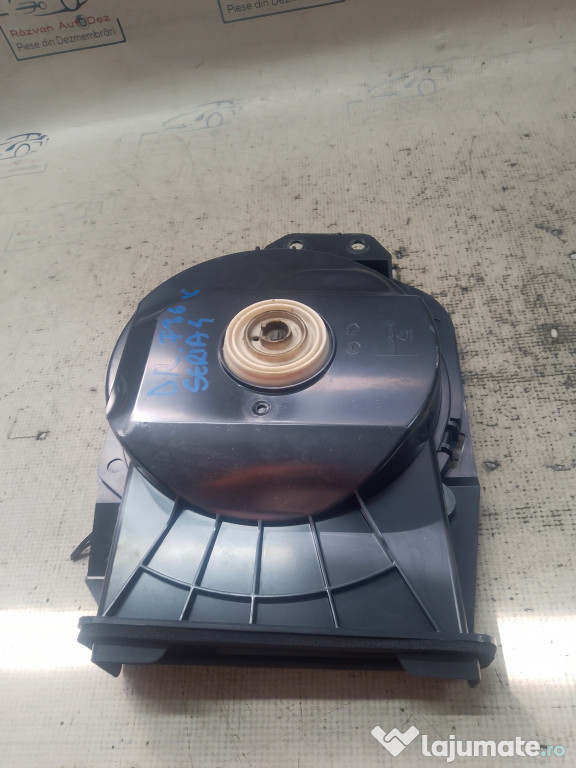 Boxa podea dreapta BMW Seria 4 F36 2016