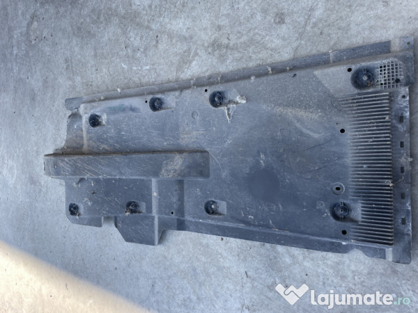 Scut lateral stanga Skoda RAPID 1.6 Motorina 2013