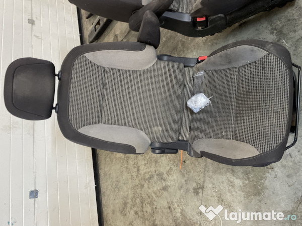 Scaun fata dreapta Peugeot Partner 1.6 Benzina 2008