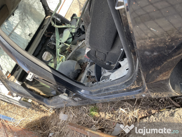 Prag stanga tabla Volkswagen Passat B6 Berlina 2006