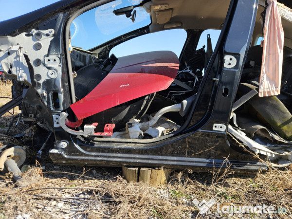 Prag stanga tabla Peugeot 3008 2010