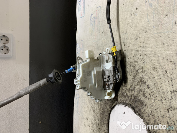 Broasca dreapta fata Audi Q3 - Motorina 2013