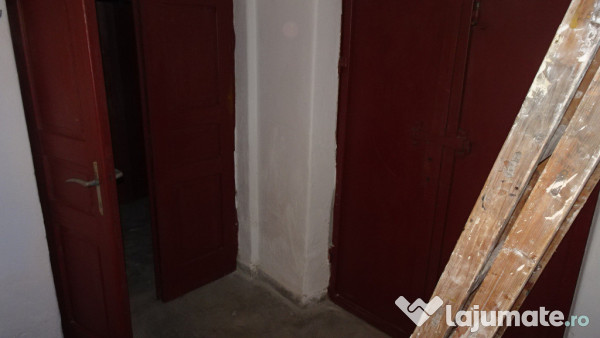Vand apartament cu 4 camere cu garaj si beci in duplex in Deva,