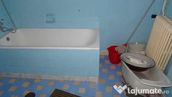 Vand apartament cu 4 camere cu garaj si beci in duplex in Deva,