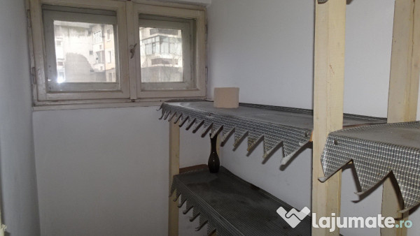 Vand apartament cu 4 camere cu garaj si beci in duplex in Deva,
