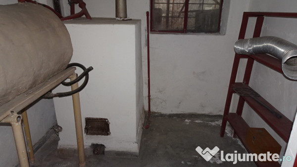 Vand apartament cu 4 camere cu garaj si beci in duplex in Deva,