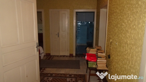 Vand apartament cu 4 camere cu garaj si beci in duplex in Deva,