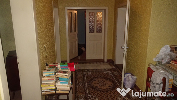 Vand apartament cu 4 camere cu garaj si beci in duplex in Deva,