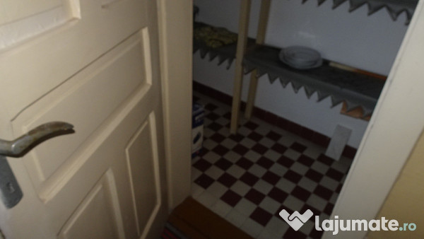 Vand apartament cu 4 camere cu garaj si beci in duplex in Deva,