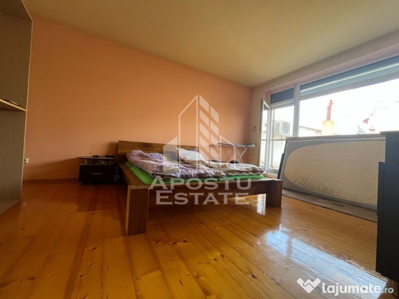 Casa individuala cu 4 camere, teren 404 mp,acces auto,gar... 