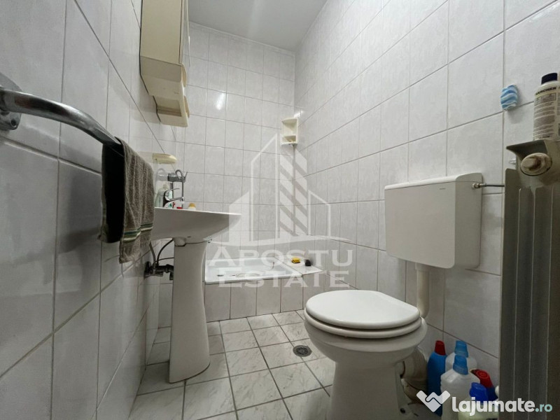 Casa individuala cu 4 camere, teren 404 mp,acces auto,gar... 