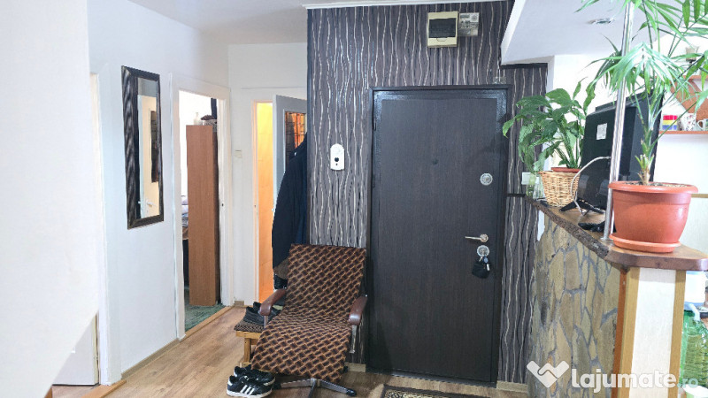 Vand apartament 4 camere decomandat in Deva, Progresul, 83 mp, et. 3