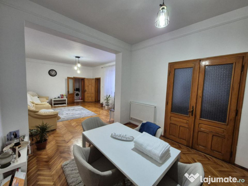 Casa 4 cam 200mp, caramida teren 509 mp mobilata zona Centr