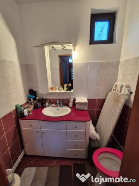 Casa 4 cam 200mp, caramida teren 509 mp mobilata zona Centr