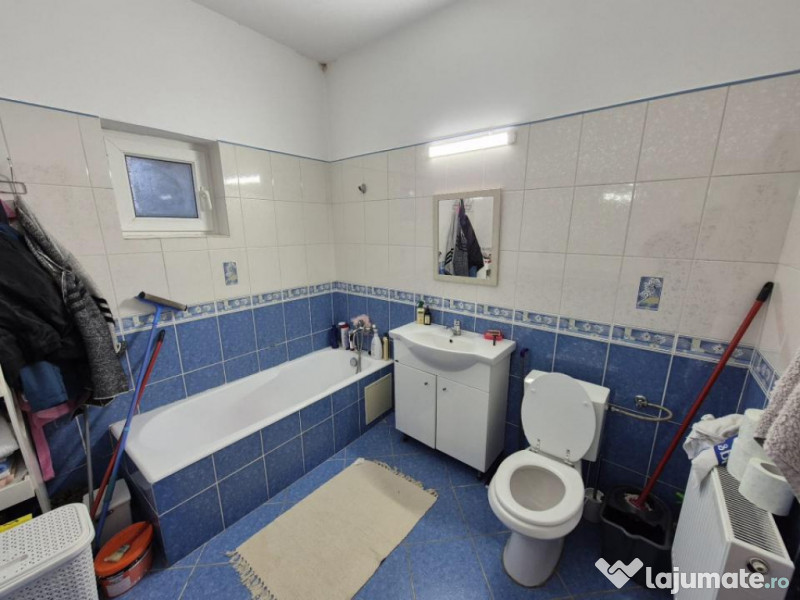 Casa 4 cam 200mp, caramida teren 509 mp mobilata zona Centr