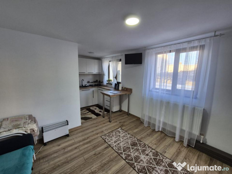 Casa 4 cam 200mp, caramida teren 509 mp mobilata zona Centr