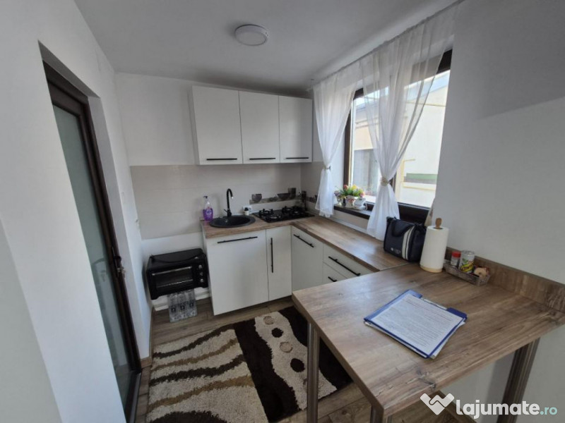 Casa 4 cam 200mp, caramida teren 509 mp mobilata zona Centr