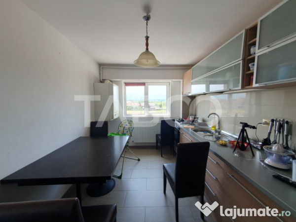 Apartament 4 camere 120 mp utili + balcon etaj 2 mobilat ut 