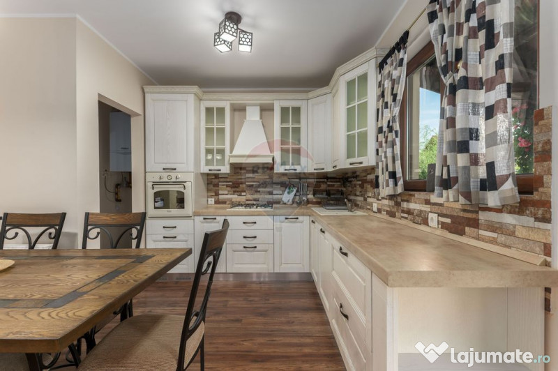 VANZARE Vila individuala 4 camere in Paradisul Verde Corb... 