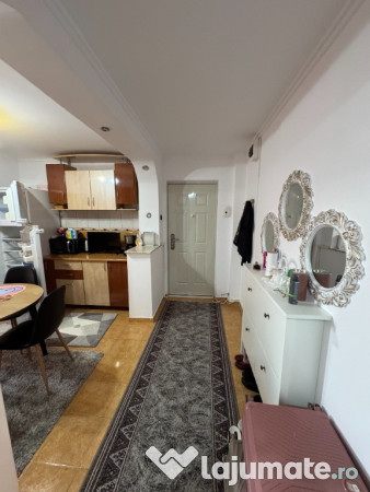 Vand apartament cu 2 camere decomandat