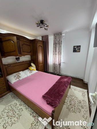 Vand apartament cu 2 camere decomandat