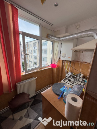 Vand apartament cu 2 camere decomandat