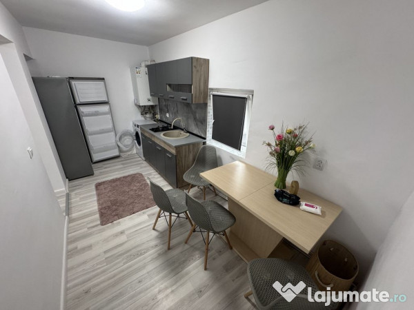 Casă cu 3 camere zona Faleză Nord, Renovată, Centrală...