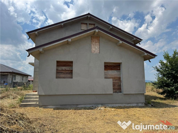 Casa P 1 la rosu (caramida) de in Golesti