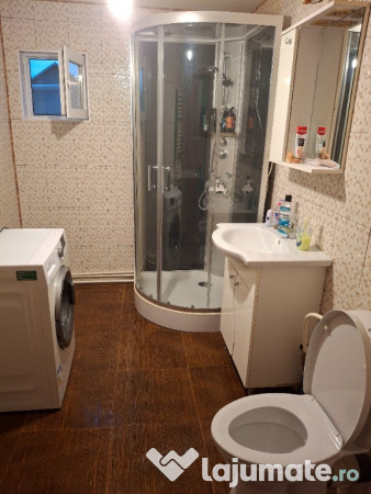 Casă, teren și anexe. În Botoșani, Unțeni, Burlești.