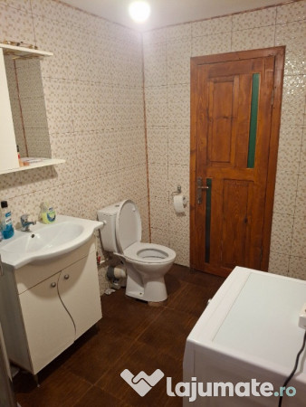 Casă, teren și anexe. În Botoșani, Unțeni, Burlești.