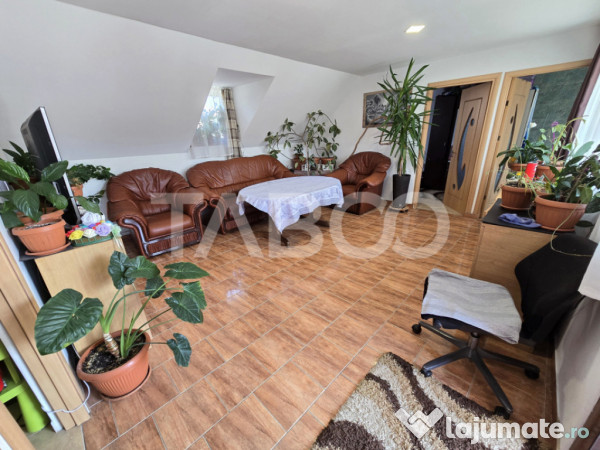 Casa individuala de vanzare teren 457 mp garaj Trei Stejari 