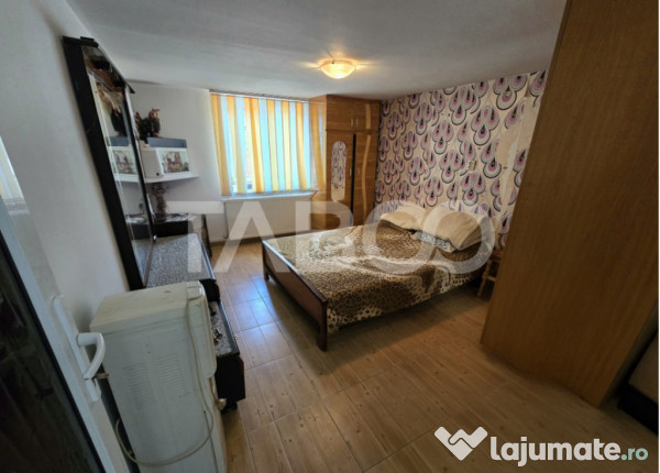 Casa individuala de vanzare teren 457 mp garaj Trei Stejari 