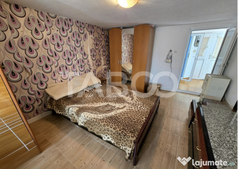 Casa individuala de vanzare teren 457 mp garaj Trei Stejari 