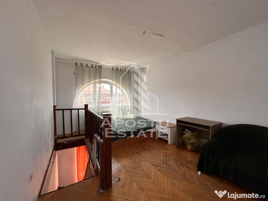 4 camere decomndat Piața Unirii | Terasă, parcare în c...