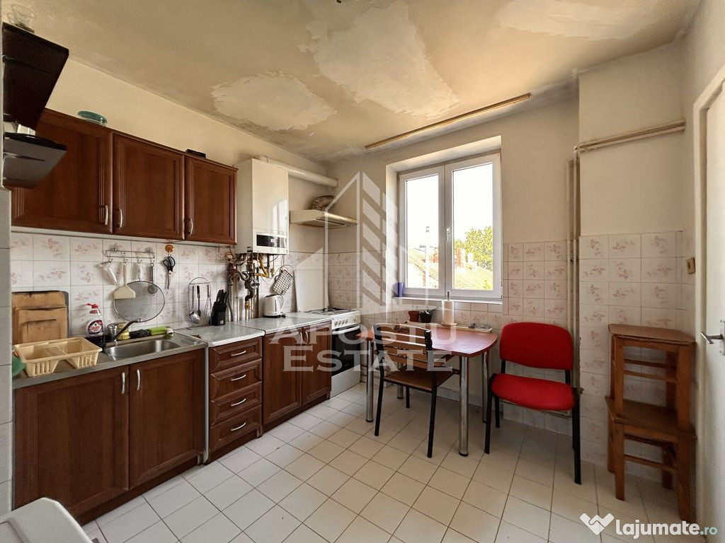 4 camere decomndat Piața Unirii | Terasă, parcare în c...