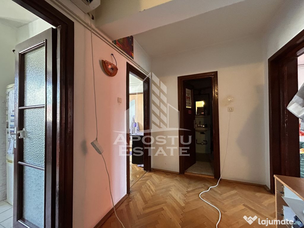 4 camere decomndat Piața Unirii | Terasă, parcare în c...