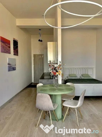 Garsoniera in zona Izvor