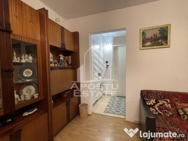 Apartament 2 camere, proaspat renovat, zona Micalaca