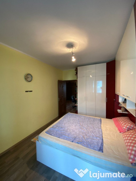 Apartament 3 camere, 72mp, etaj 1, parcare, zona Florilor