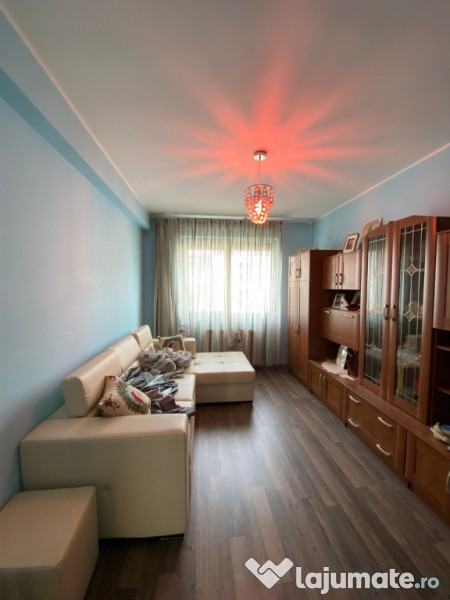Apartament 3 camere, 72mp, etaj 1, parcare, zona Florilor