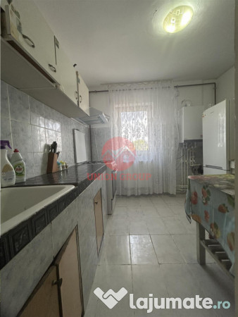 Apartament 3 camere, decomandat, Navodari