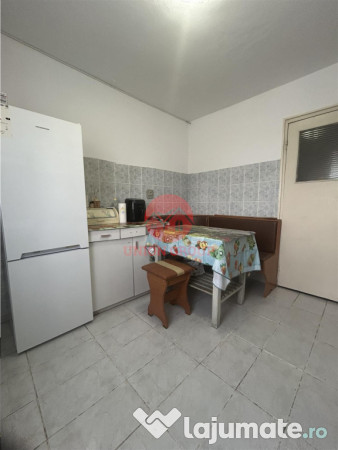 Apartament 3 camere, decomandat, Navodari