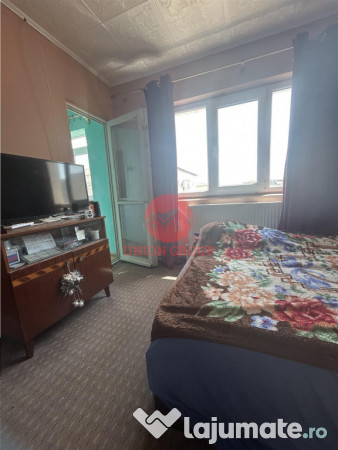 Apartament 3 camere, decomandat, Navodari