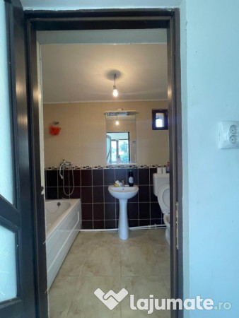 Casa 4 camere P+1E zona 3 Insule