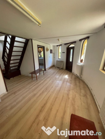 Casa 4 camere P+1E zona 3 Insule