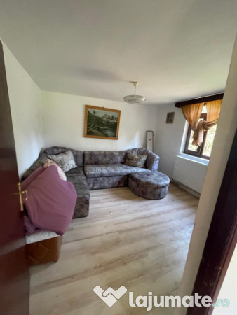 Casa 4 camere P+1E zona 3 Insule