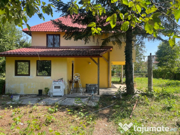 Casa 4 camere P+1E zona 3 Insule